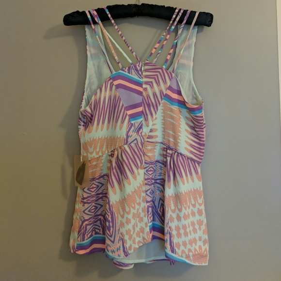 Top - Picture 2 of 4